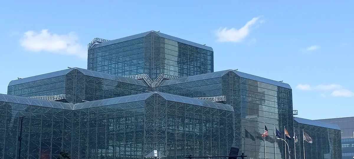 Jacobo K. Javitso konferencijų centras Manhatano vakarinėje dalyje, kur vyksta „The Armory Show“
