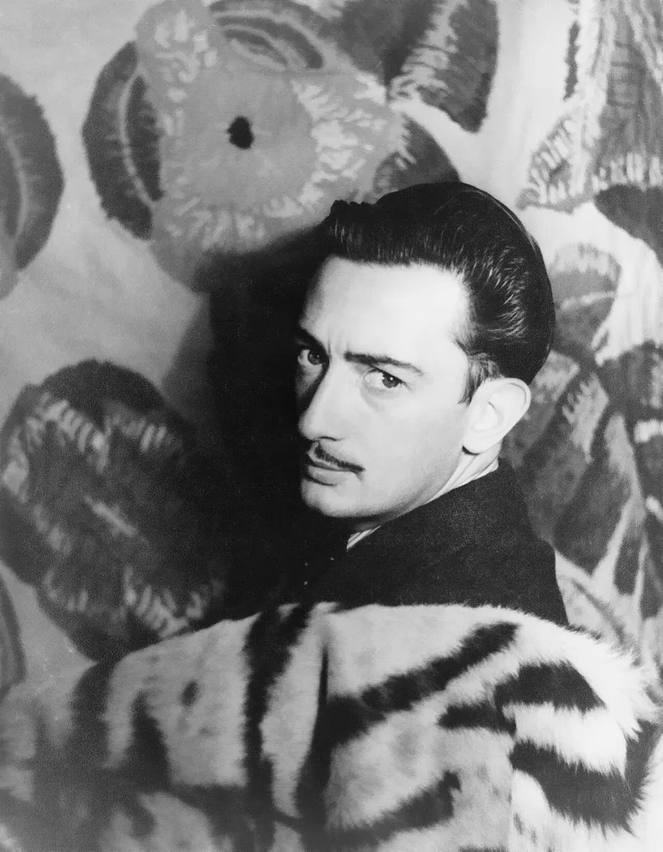 Salvadoras Dalí 1939 m., nespalvota portretinė nuotrauka