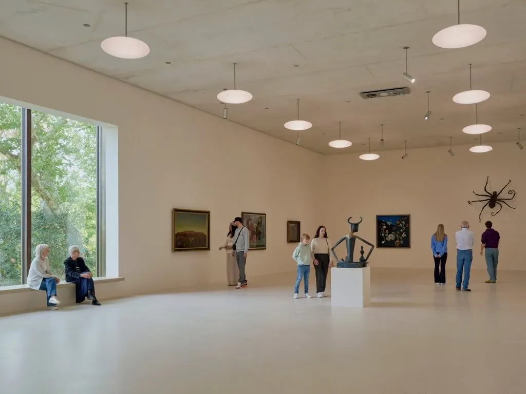 Naujojo Peterio Zumthoro suprojektuoto Wysso muziejaus Fondation Beyeler interjeras