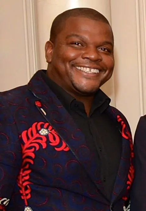 Kehinde Wiley 2015 m., prieš Valstybės departamento Menų medalio įteikimo ceremoniją