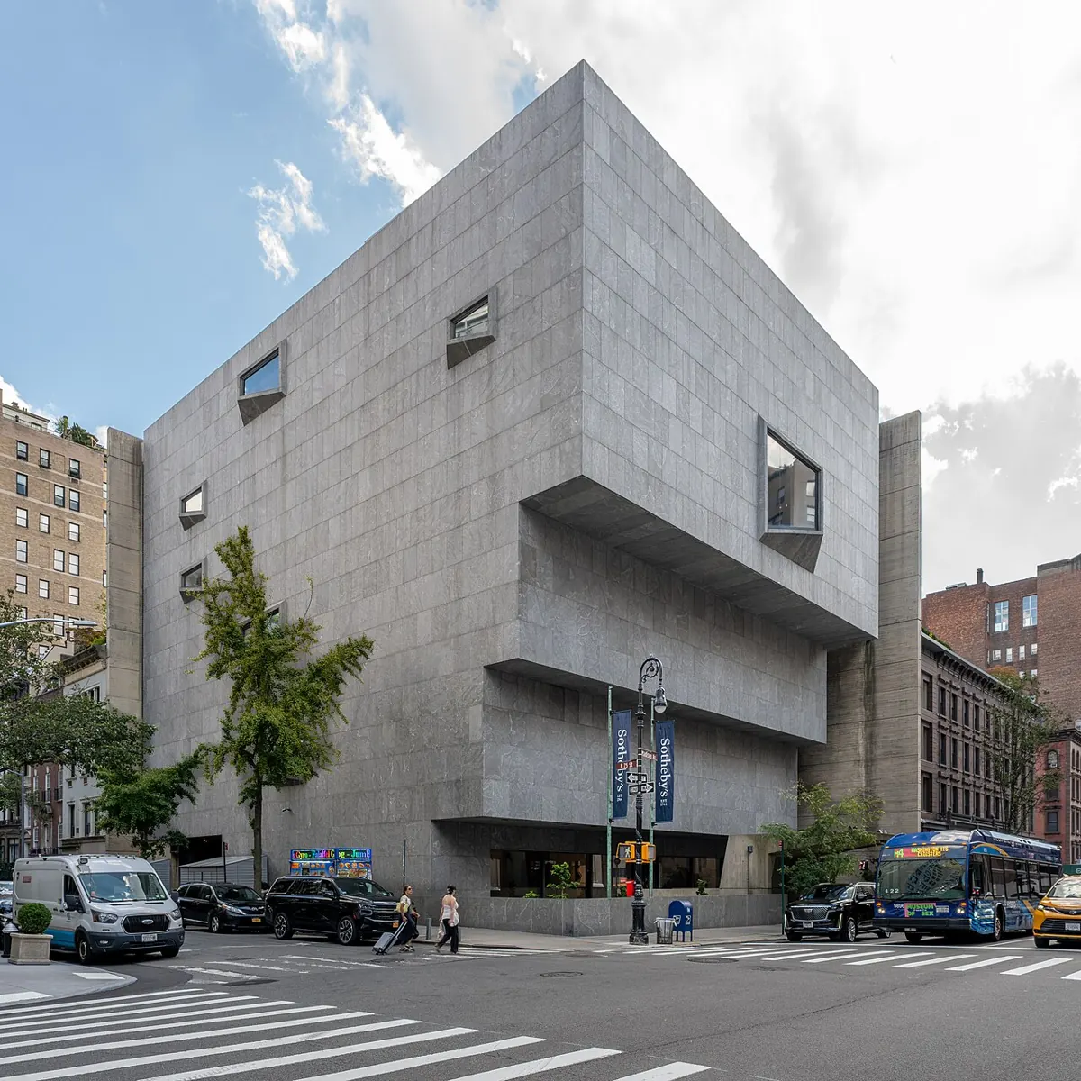 Sotheby's būstinė Breuerio pastate, 945 Madison Avenue, Niujorkas