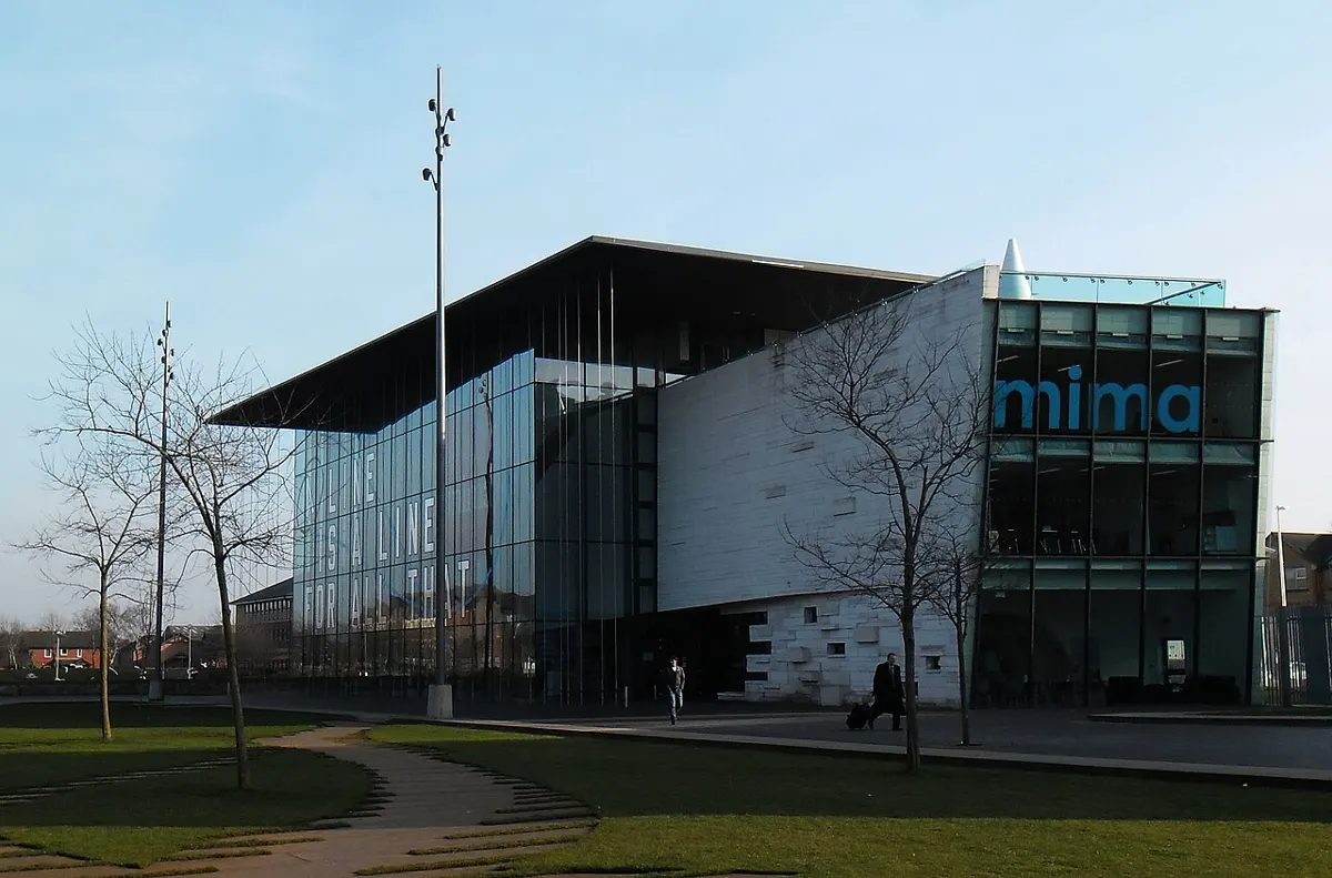 Midlsbro modernaus meno instituto (MIMA) pastatas Centrinėje aikštėje
