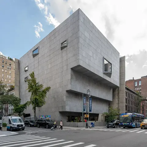 Sotheby's būstinė Breuerio pastate, 945 Madison Avenue, Niujorkas